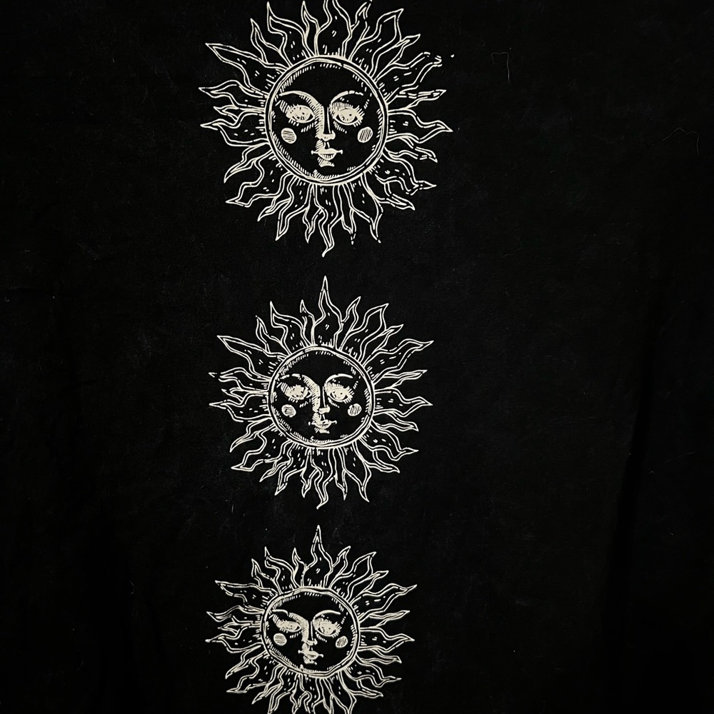 Graphic Tee - Picture 4 of 6